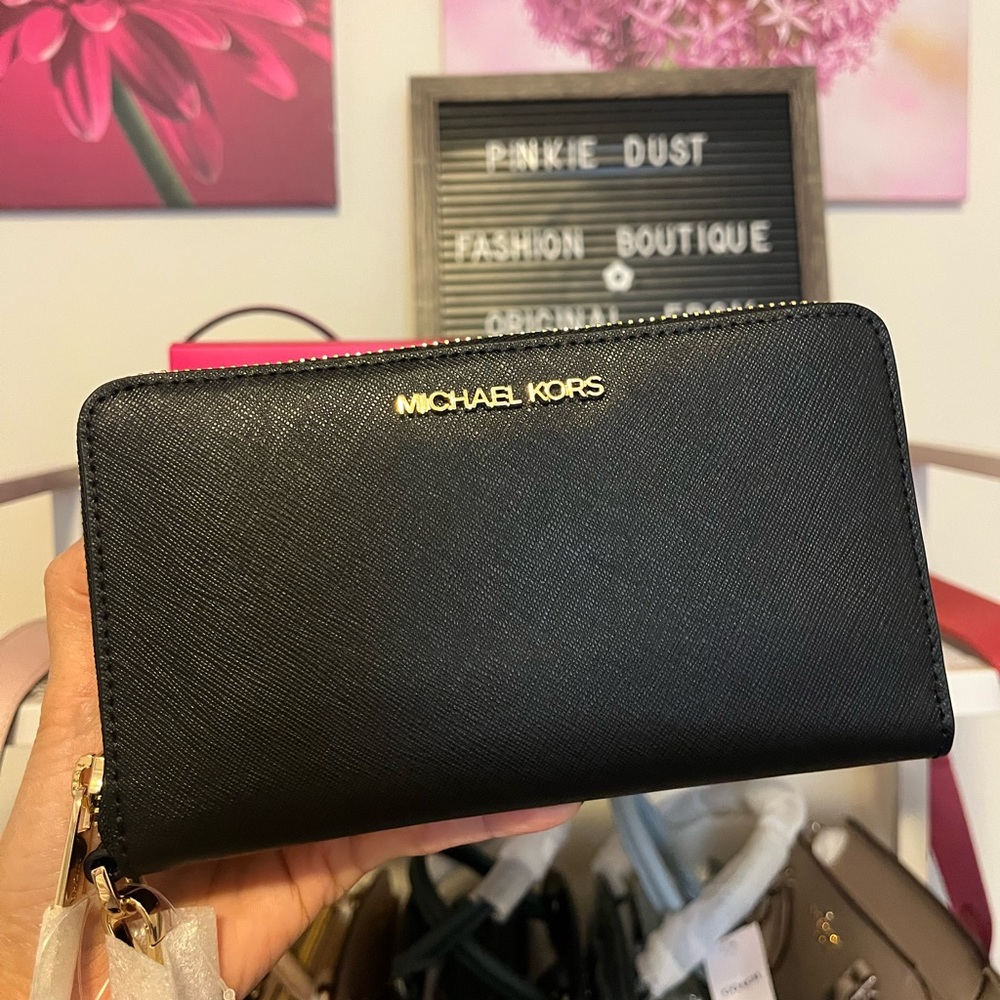 ‼️SOLD ‼️MK Phone Wallet - Picture 3 of 6